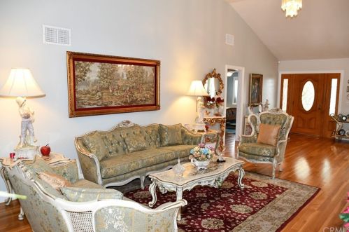 9215 Cord Ave, Downey, CA 90240-3026