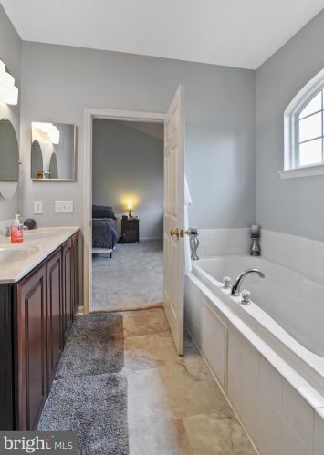 240 Wycombe Dr, Dover DE  19904-3857 exterior