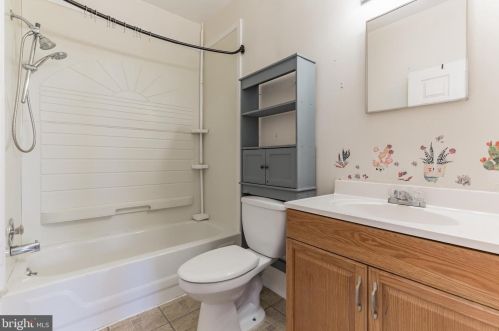 2215 Scovel Ave, Camden NJ  08110-1725 exterior