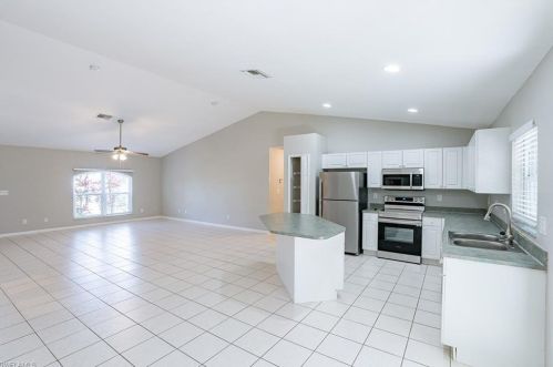 2212 4 Ter, Cape Coral FL  33909-0063 exterior