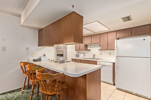 15014 37 Ave, Phoenix AZ 85053-5508 exterior