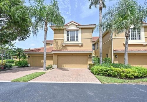 5025 Maxwell Cir, Naples, FL 34105-4531