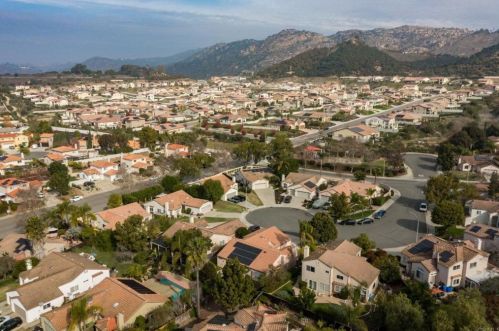 1325 Linsay Pl, Escondido CA  92026-3606 exterior