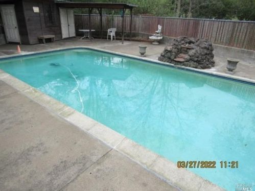 930 Live Oak Ave, Ukiah CA  95482-3733 exterior