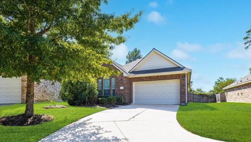 2 Kirtland Ct, Conroe, TX 77384-3711