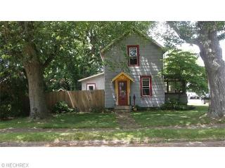 1021 10th St, Massillon, OH 44646-4409