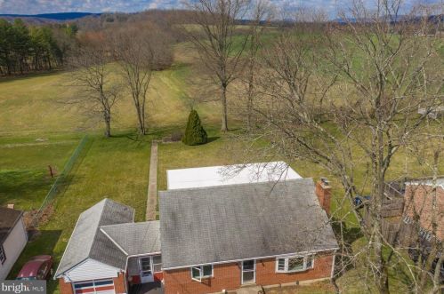 1005 Laurelwood Rd, Pottstown, PA 19465-7419