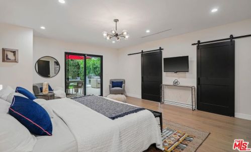 4709 Norwich Ave, Van Nuys CA  91403-2017 exterior