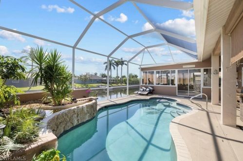 201 4th Pl, Cape Coral FL  33990-1042 exterior