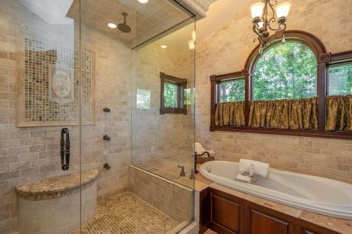 258 Shore Dr, Salem NH  03079-1694 exterior