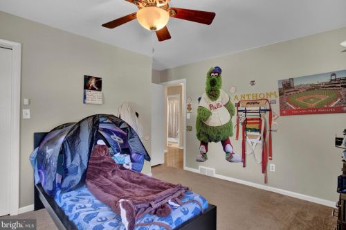 81 Moongale Dr, Carlisle PA  17013-2116 exterior