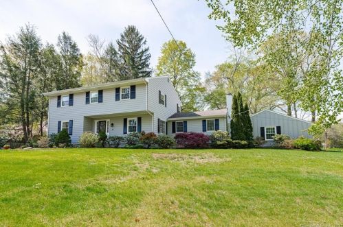 201 Millbrook Rd, North Haven, CT 06473-4334
