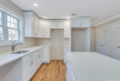 594 Canal Rd, Mount Sinai NY  11766-3307 exterior