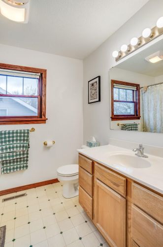 1907 Charles St, La Crosse WI  54603-2133 exterior