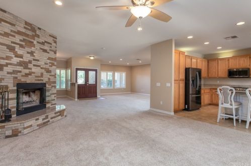 2028 Kalliope Ave, Lancaster CA 93536-4624 exterior