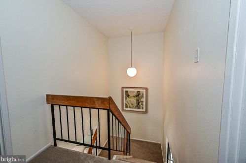 2414 Southgate Sq, Herndon VA  20191-1239 exterior