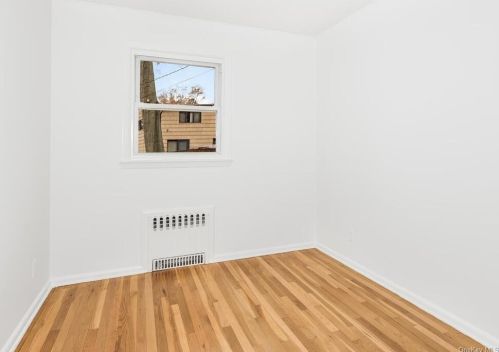 40 Glen Ave, Rye Brook NY  10573-2636 exterior