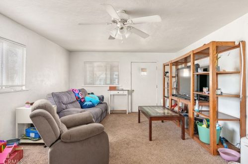 1744 Oakdale St, Chico CA  95928-7047 exterior