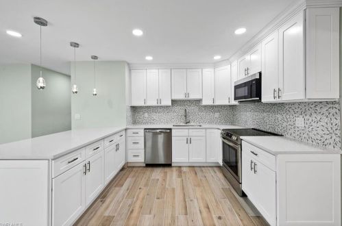 1268 14th Ave, Naples, FL 34102-5250