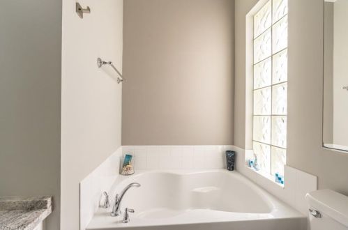 8506 Deimille Ct, Naples FL  34114-2712 exterior