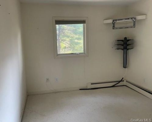 4 Parkway Dr, Yorktown Hgts NY  10598-6407 exterior