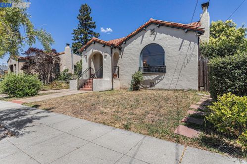 952 Dowling Blvd, San Leandro, CA 94577-2126