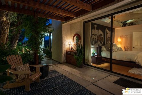 4 Vista Loma Dr, Rancho Mirage CA  92270-2959 exterior