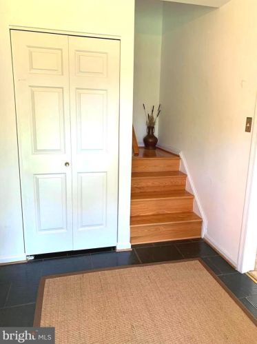 3128 Glen Carlyn Rd, Falls Church, VA 22041-2404