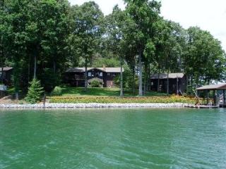 137 Dogwood Ln, Scruggs, VA 24121-2114