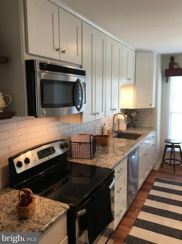 109 Teakwood Ct, Norristown, PA 19401-1637