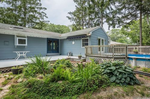 27 Forest Trl, Panamoka NY  11961-2200 exterior