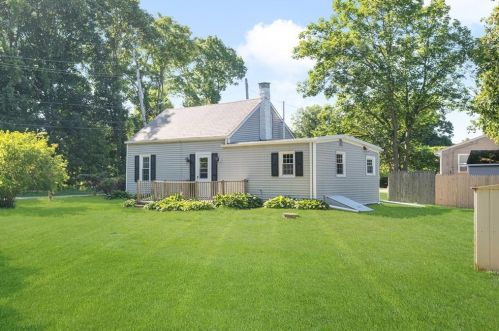 389 Palmer Ave, Warwick, RI 02889-6428