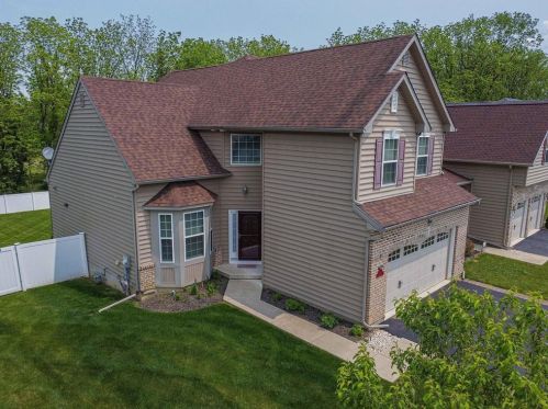 1105 Monarch Ln, Breinigsville PA  18031-9321 exterior