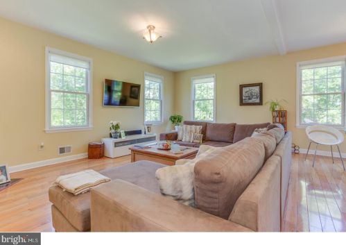 35 Leavitt Ln, Princeton NJ  08540-3921 exterior