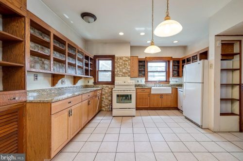 5 Amiss Ave, Richmond National Battlefiel VA  22835-1309 exterior