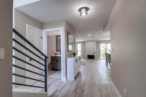3104 Orleans, San Diego CA  92110-5946 exterior