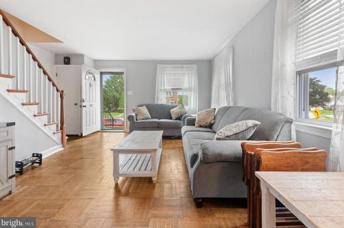 542 Perry St, Ridley Park, PA 19078-3727
