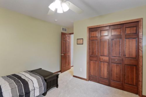 1888 White Oak Dr, Chaska MN  55318-2878 exterior