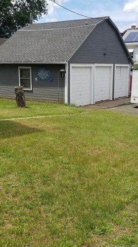 161 Center St, Manchester, CT 06040-5049