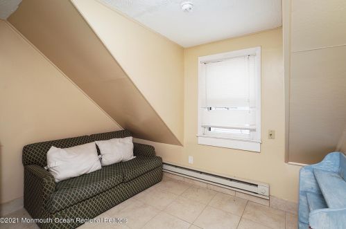 250 Hancock Ave, Pelican Island NJ  08751-2043 exterior