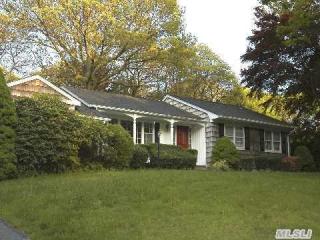 25 Walnut Dr, Shoreham, NY 11786-1549
