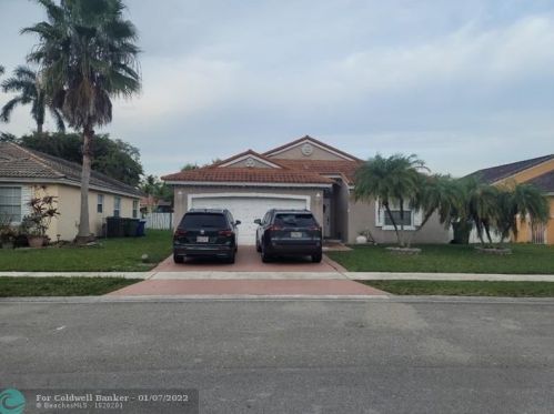 220 192nd Ter, Hollywood, FL 33029-5454