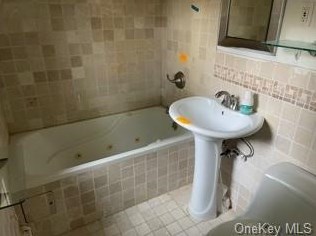 4 Parkway Dr, Yorktown Hgts NY  10598-6407 exterior