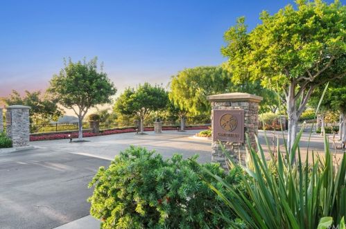 23 Fiore, Newport Beach, CA 92657-1204
