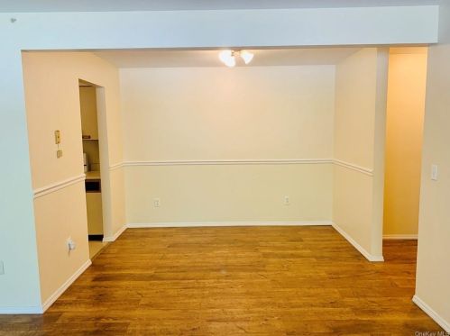 1 Ruth Ct, Middletown NY  10940-5328 exterior