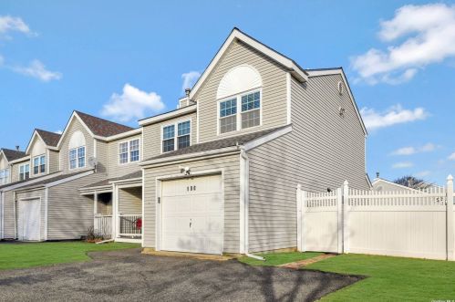 100 Mckinney St, Central Islip, NY 11722-4120