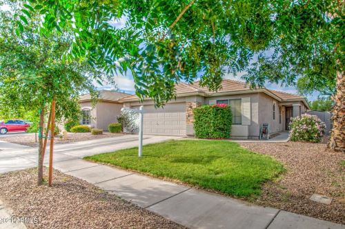 4057 Summer Ct, Gilbert AZ  85297-6602 exterior