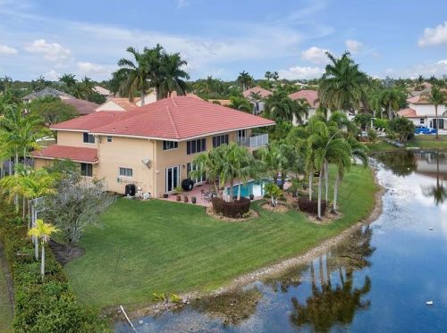 1333 175th Way, Hollywood FL  33029-4824 exterior