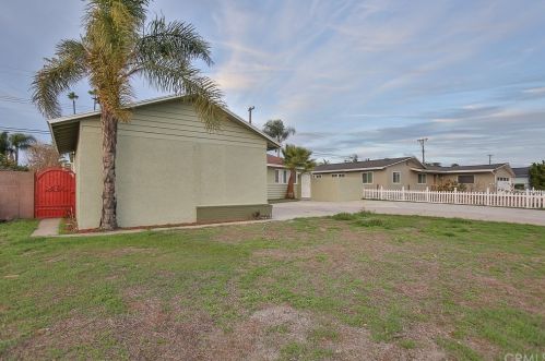 9851 Swallow Ln, Garden Grove CA  92841-2644 exterior