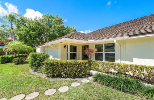 11286 Glen Oaks Ct, West Palm Beach, FL 33408-3203